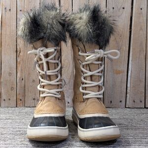 Sorel Joan Of Artic - Tan and Black Fur Winter Boots